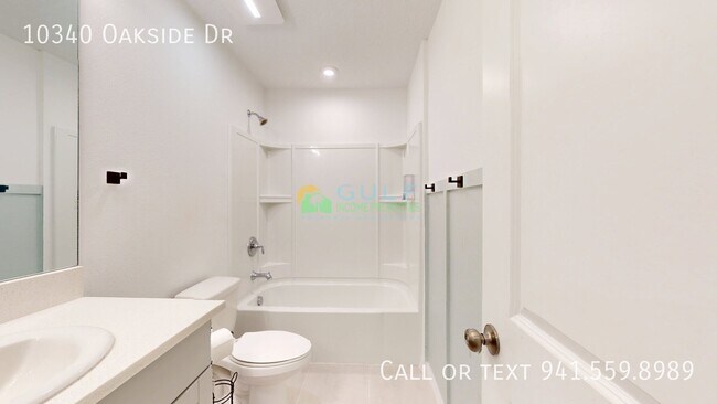 Building Photo - 10340 Oakside Dr