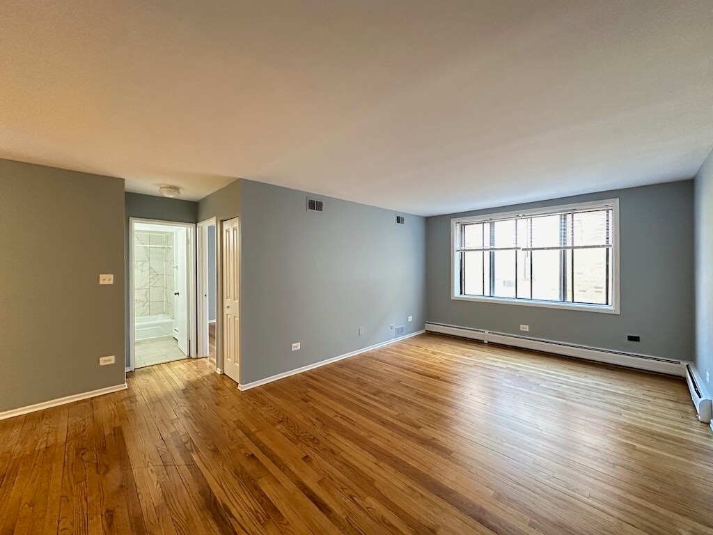 Building Photo - 1515 W Morse Ave