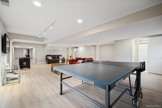 Building Photo - 4 Mohican Trail