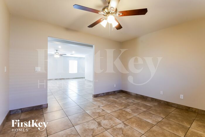 Building Photo - 3034 W Lucia Dr