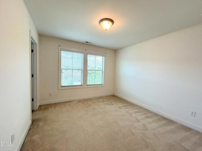 Building Photo - 735 Lampwick Ln