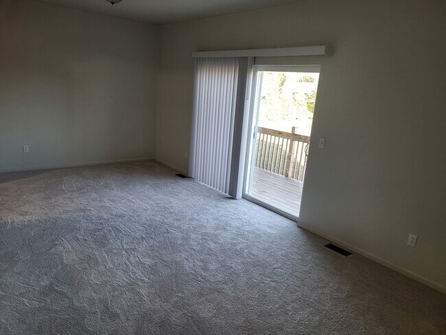 Building Photo - 11719 21 Mile Rd