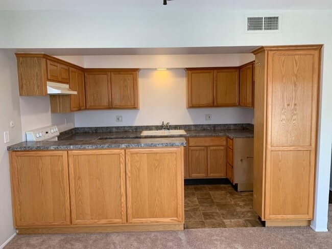 Building Photo - 2.0 bedroom in South Pasadena California 9...