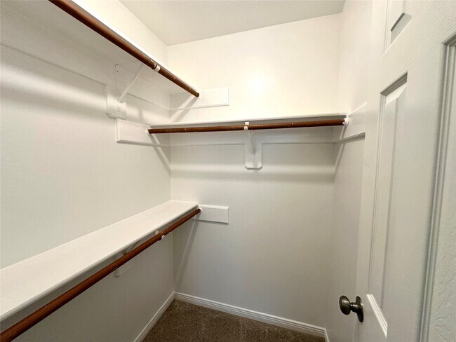 Building Photo - 3302 Richland Dr