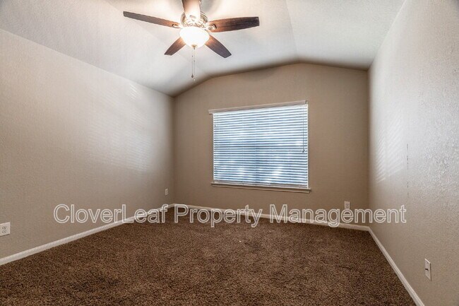 Building Photo - 213 Tumbleweed Run