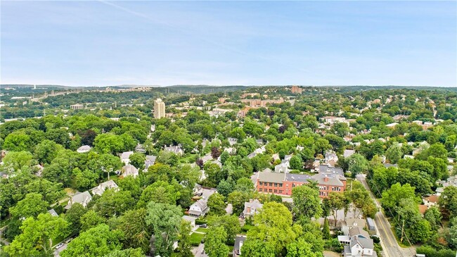 Building Photo - 355 Bronxville Rd