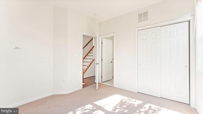 Building Photo - 23100 Dunlop Heights Terrace