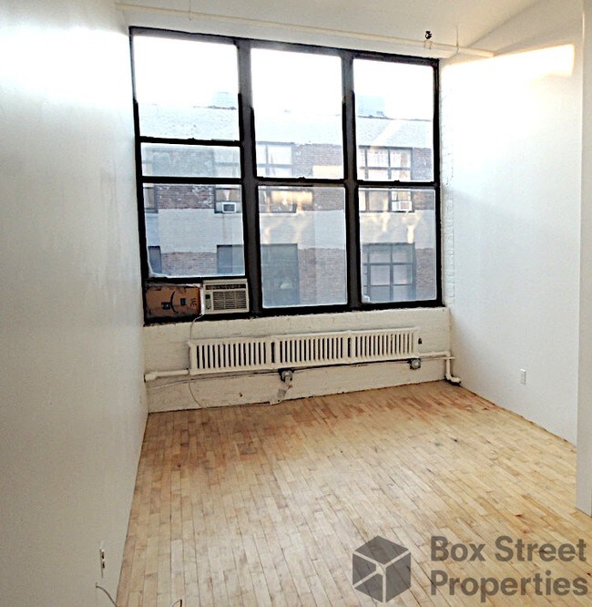 Building Photo - 449 Troutman St