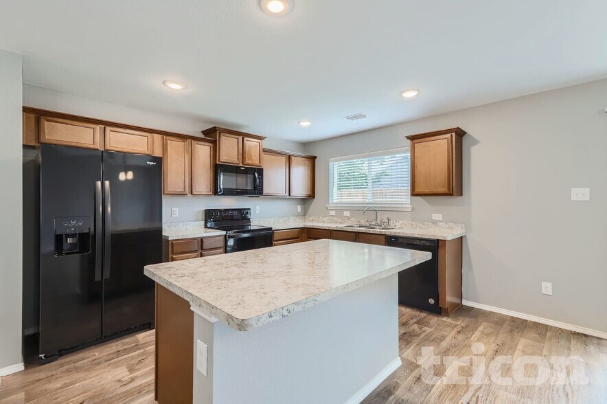 Building Photo - 126 Spring Creek Ln