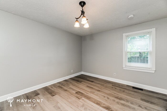 Building Photo - 606 Six Lakes Dr