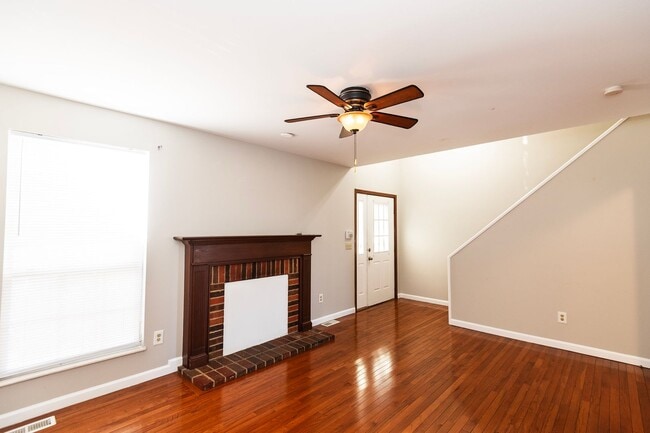 Building Photo - Spacious 2-Bedroom, 2.5-Bathroom Home