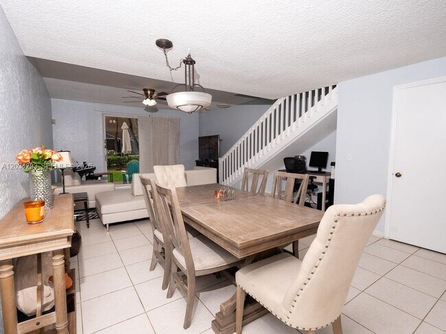 Building Photo - 1611 Veracruz Ln