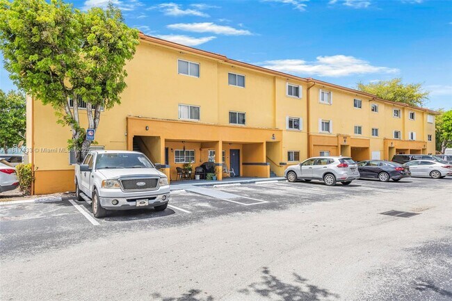 Building Photo - 8240 SW 149th Ct