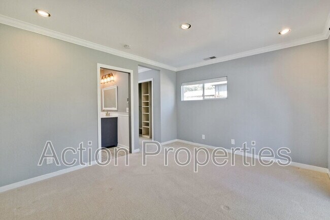 Building Photo - 485 Benvenue Ave