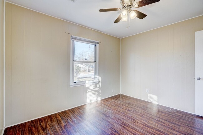 Building Photo - Stylish Home with Covered Deck & Easy I-44...