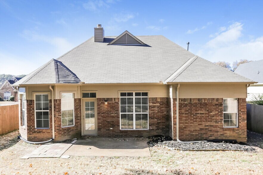 Building Photo - 4662 Tulip Creek Dr
