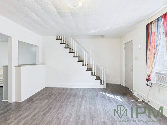 Primary Photo - Coming Soon! 3 Bedroom, 1 Bath Home in Yor...