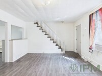 Building Photo - 1/2 Off First Months Rent! Available Now! ...