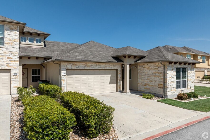 Building Photo - 2017 Muirfield Bend Dr