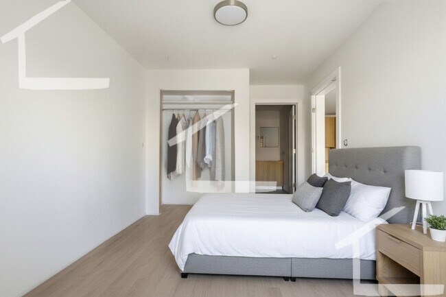 Building Photo - Beautiful 1Br/1Bth NEW CONSTRUCTION apartment!  Laundry in unit! Great locations!