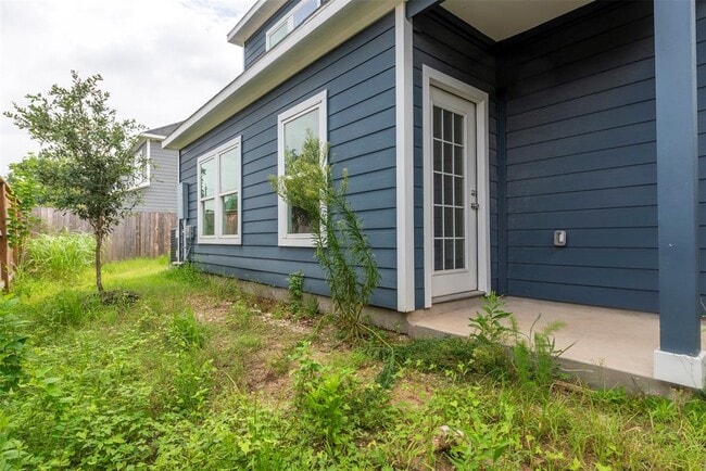 Building Photo - 8203 Woodlyn Rd