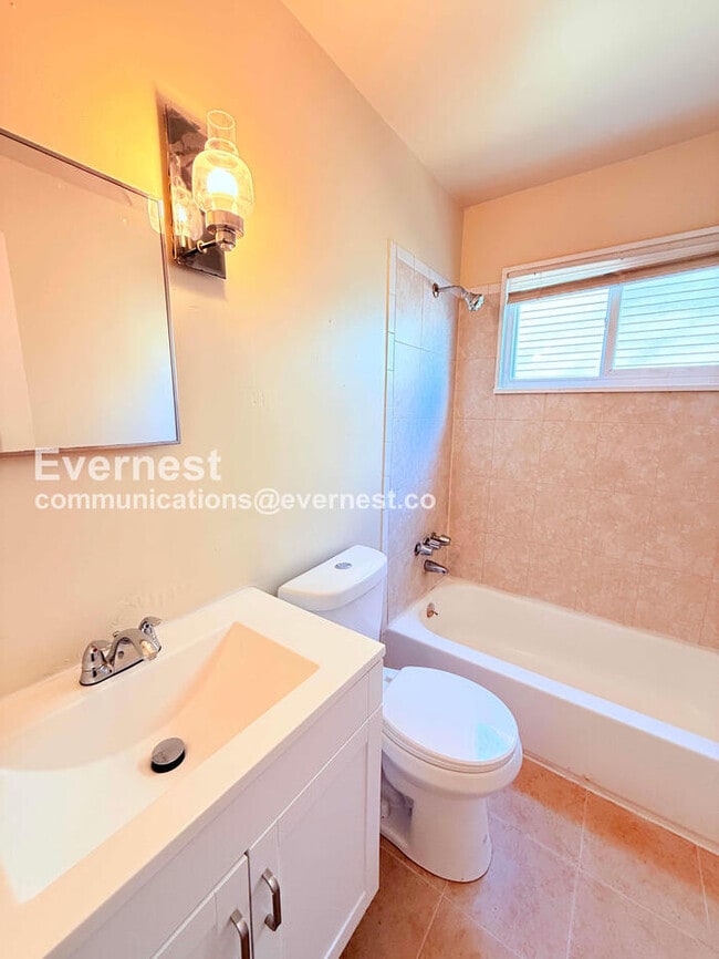 Building Photo - 24612 Berry Ave