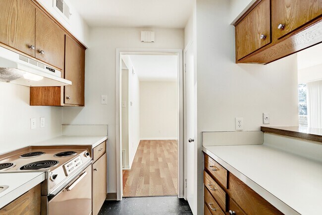 Building Photo - 229 Westmoreland St