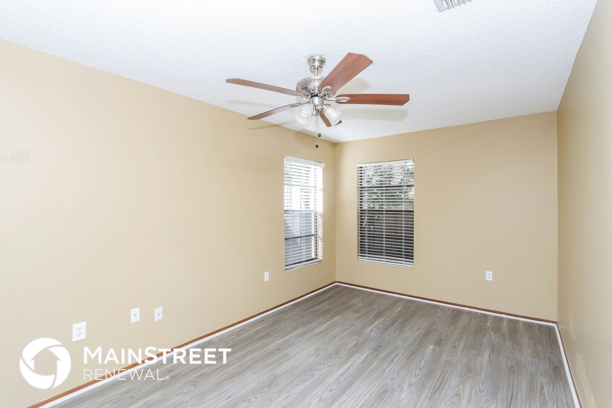 Building Photo - 1616 Clover Cir