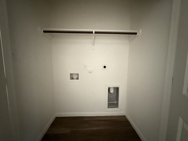 Building Photo - 5903 Betty Lou Dr