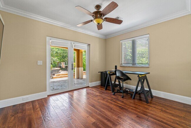 Building Photo - 870 NW 7th St