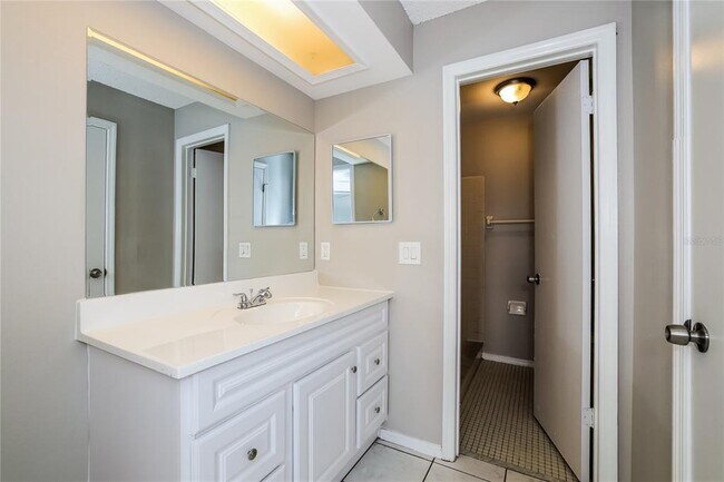 Building Photo - 1659 Sunburst Way