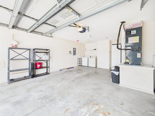 Building Photo - 480 Hildalgo Dr