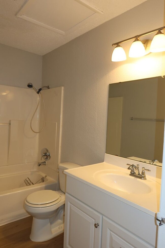 Building Photo - Putters Cove Duplex