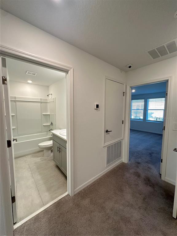 Building Photo - 2207 Portrait St