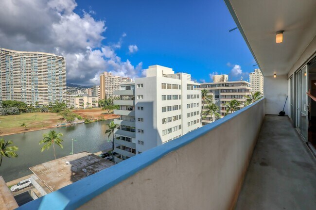 Building Photo - 439 Keoniana St