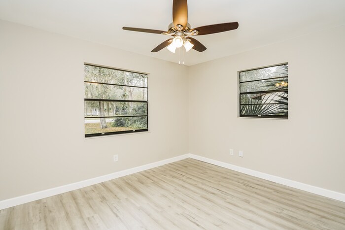 Building Photo - 3409 Silver Palm Dr