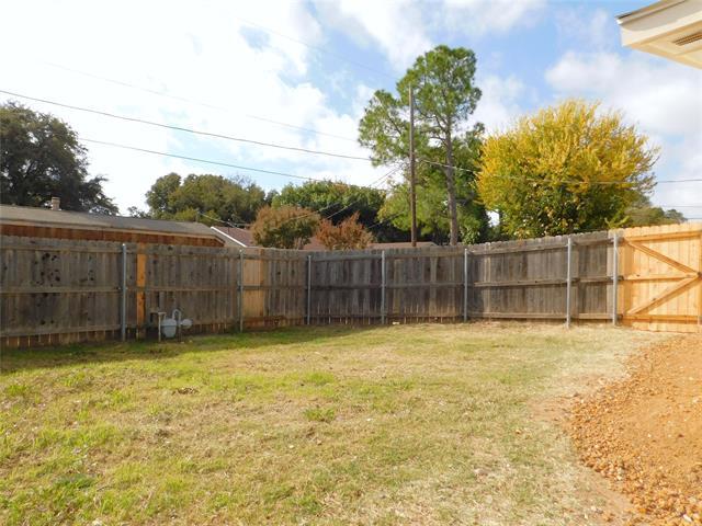 Building Photo - 1524 Carnation Dr