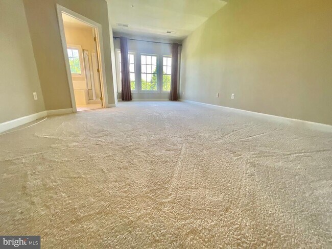 Building Photo - 3550 Tabard Ln