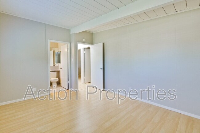 Building Photo - 3974 Duncan Pl