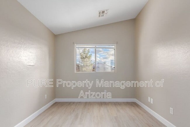 Building Photo - 10512 W Almeria Rd