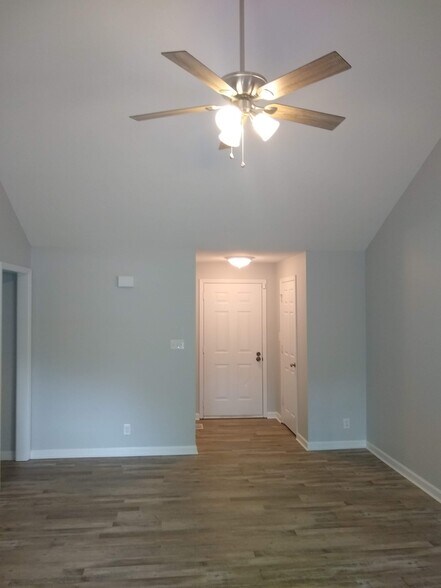 Living Room - 967 may Apple dr