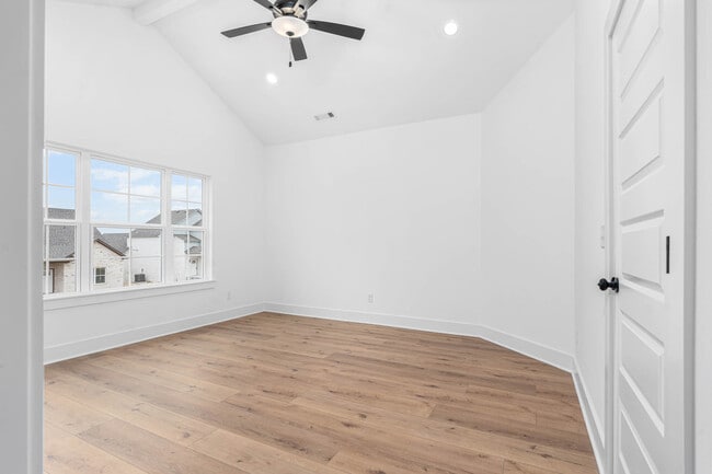 Building Photo - 6804 Fir St