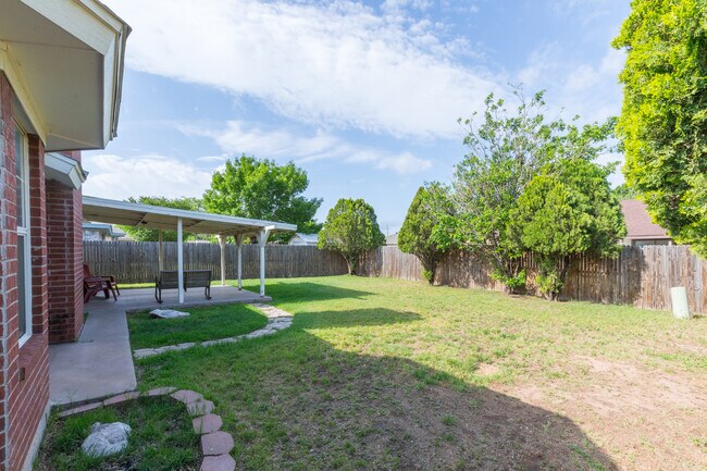 Building Photo - 2634 Bishop Rd