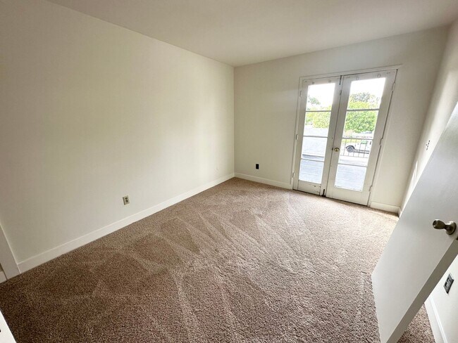 Building Photo - Beautiful single-family home in Brea.