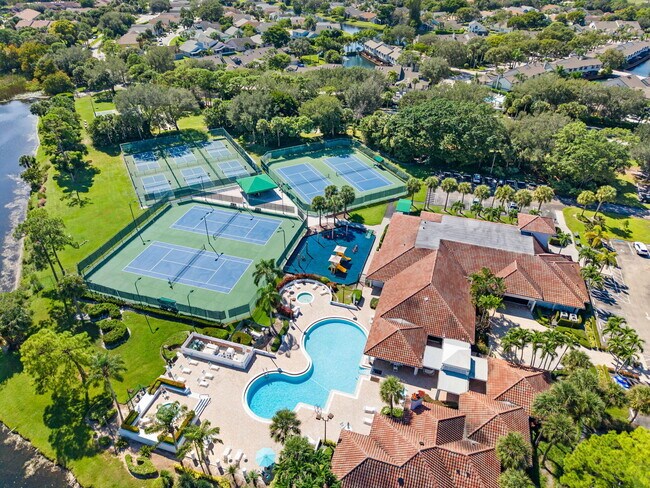Building Photo - 300 Hammocks Trail