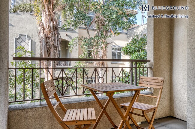 Building Photo - 8601 Lincoln Blvd