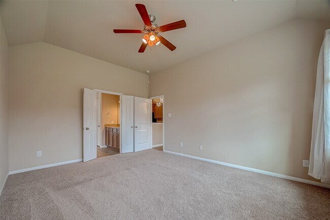 Building Photo - 2431 Garden Falls Dr