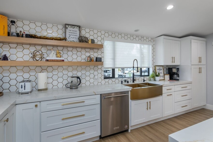 Building Photo - 4821 Heaven Ave