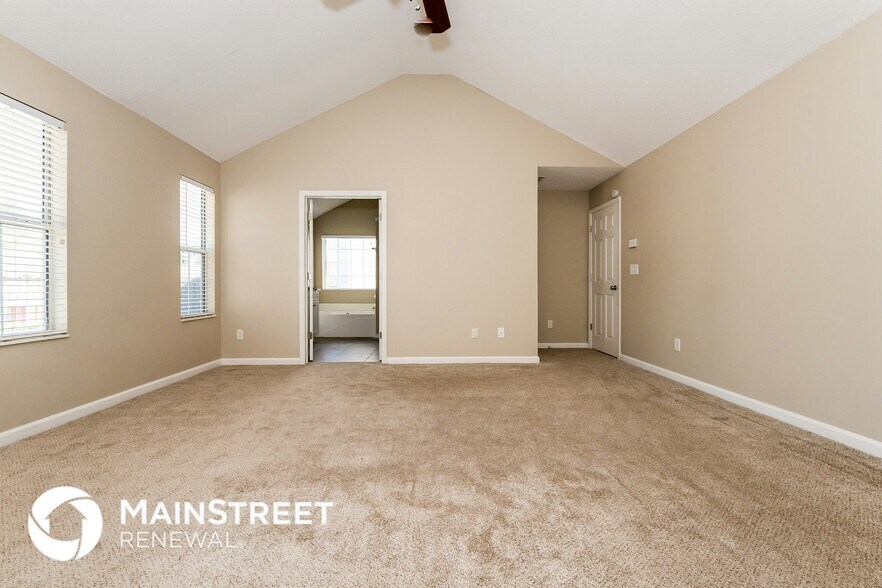 Building Photo - 473 Hillandale Park Dr