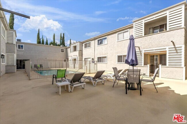 Building Photo - 5437 Corteen Pl